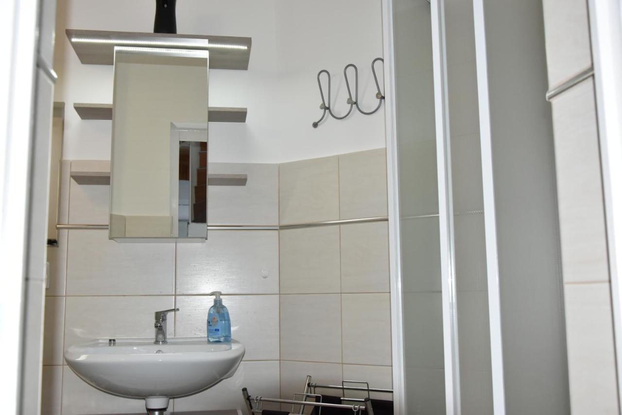 Csevi Apartmanhaz Mezőkövesd Εξωτερικό φωτογραφία