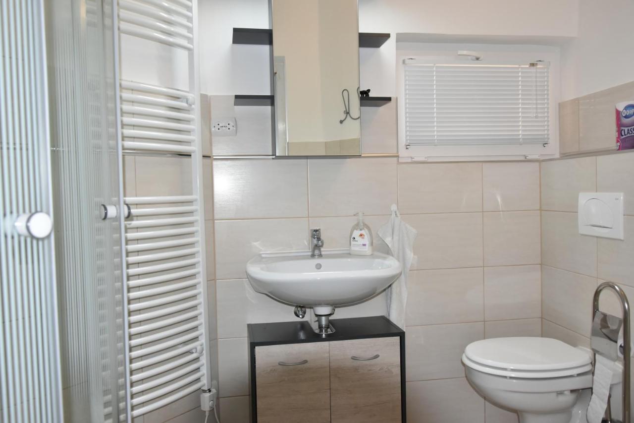 Csevi Apartmanhaz Mezőkövesd Εξωτερικό φωτογραφία
