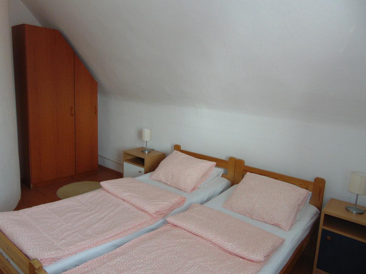Csevi Apartmanhaz Mezőkövesd Εξωτερικό φωτογραφία