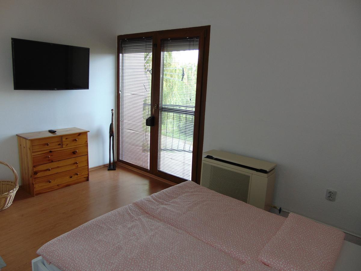 Csevi Apartmanhaz Mezőkövesd Εξωτερικό φωτογραφία